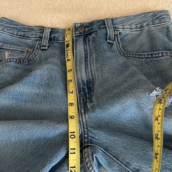 Levi’s Premium Baggy Dad Jeans In The Middle Medium Wash Size 28 - Picture 13 of 13